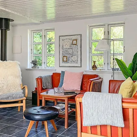 Ferienhaus Three-bedroom Holiday In Ronne 2 Arnager